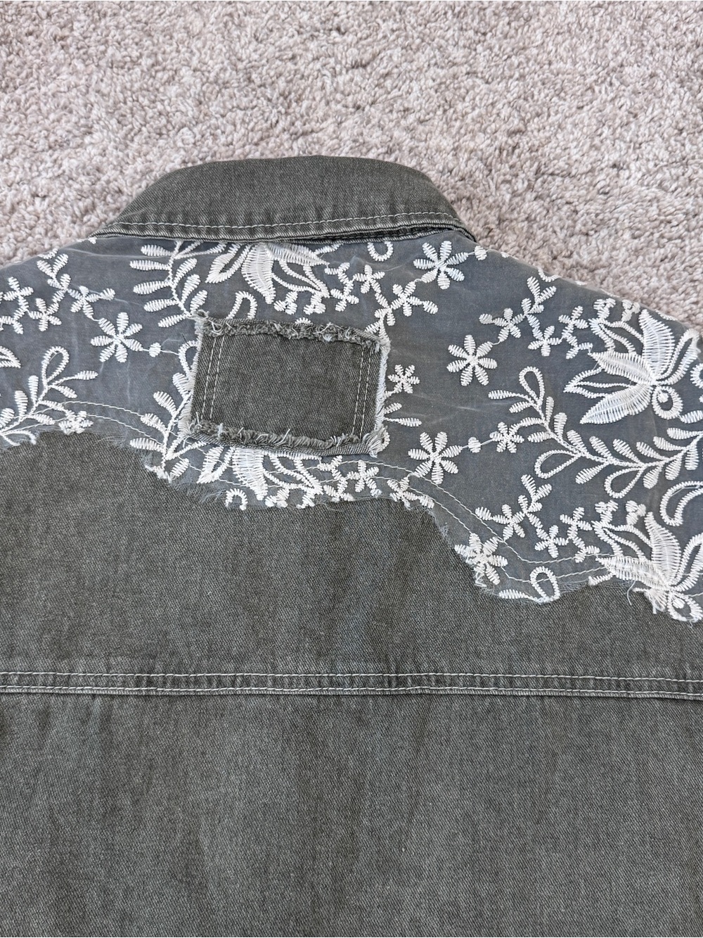 POL NWOT Olive Embroidered Patchwork Cable Knit Sleeve Shacket S - Picture 10 of 12